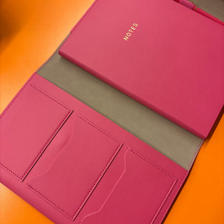 Organizer Soft Touch Fucsia  Rossler – Porta Taccuino A5 Elegante e Riutilizzabile