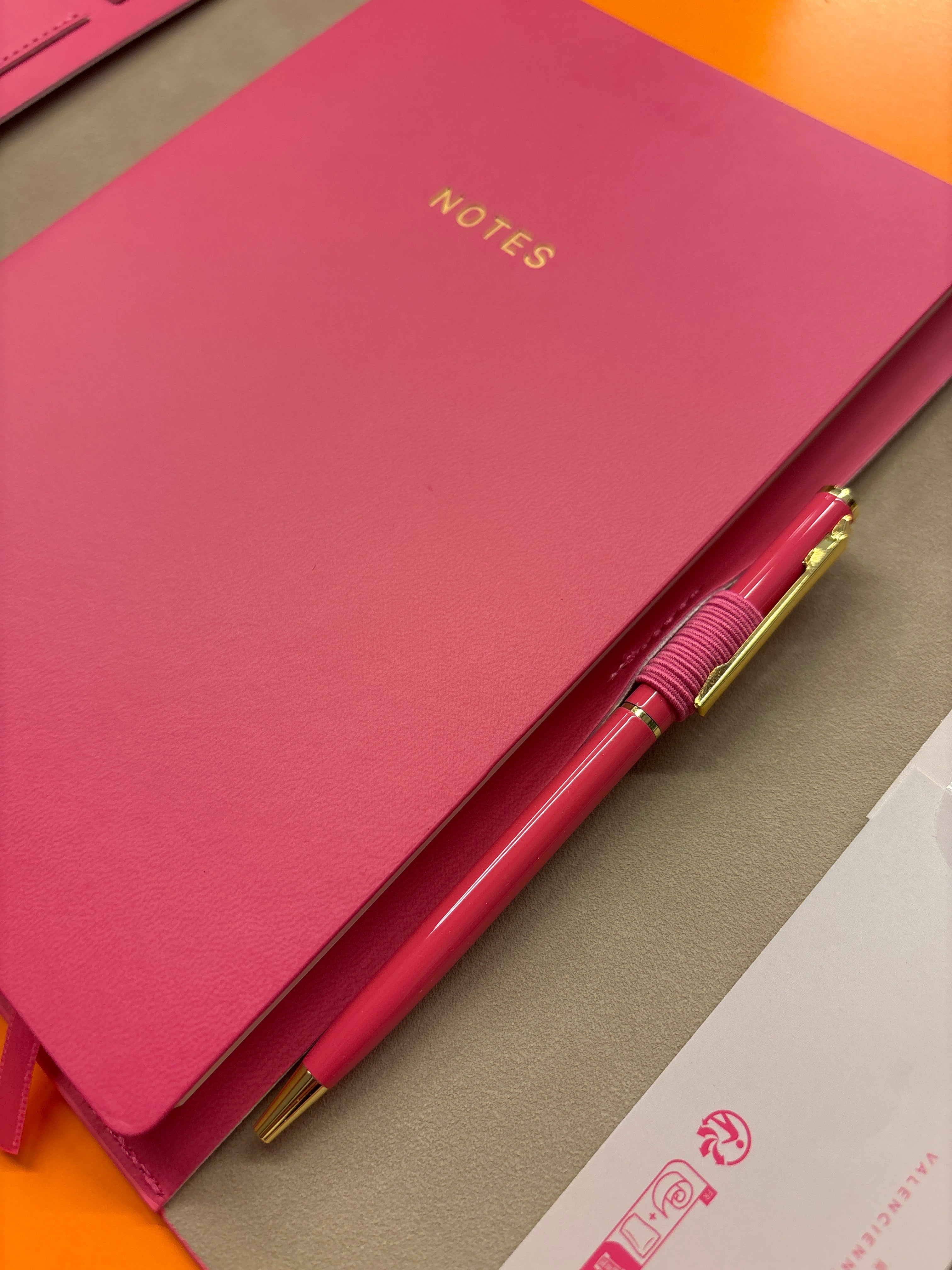 Organizer Soft Touch Fucsia  Rossler – Porta Taccuino A5 Elegante e Riutilizzabile