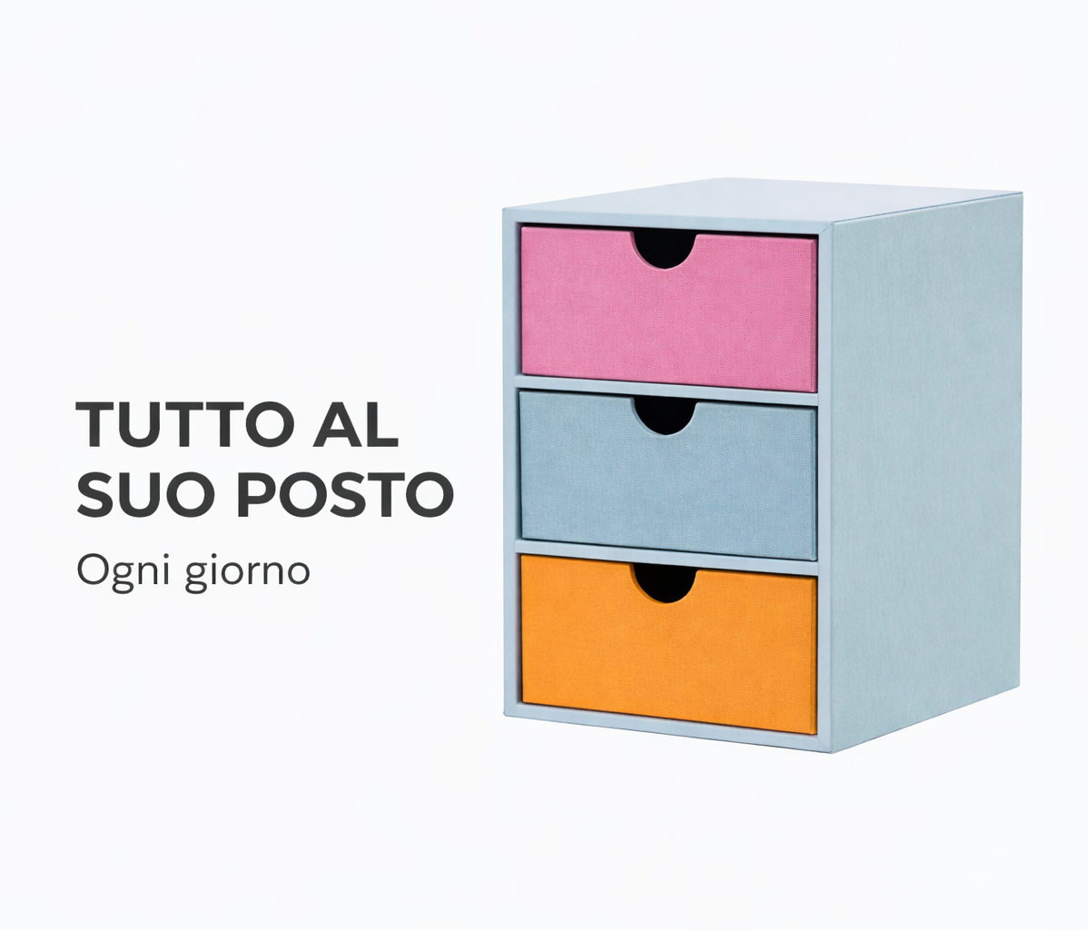 Cassettiera da scrivania compatta con tre cassetti colorati, perfetta per organizzare penne, documenti e piccoli oggetti ogni giorno
