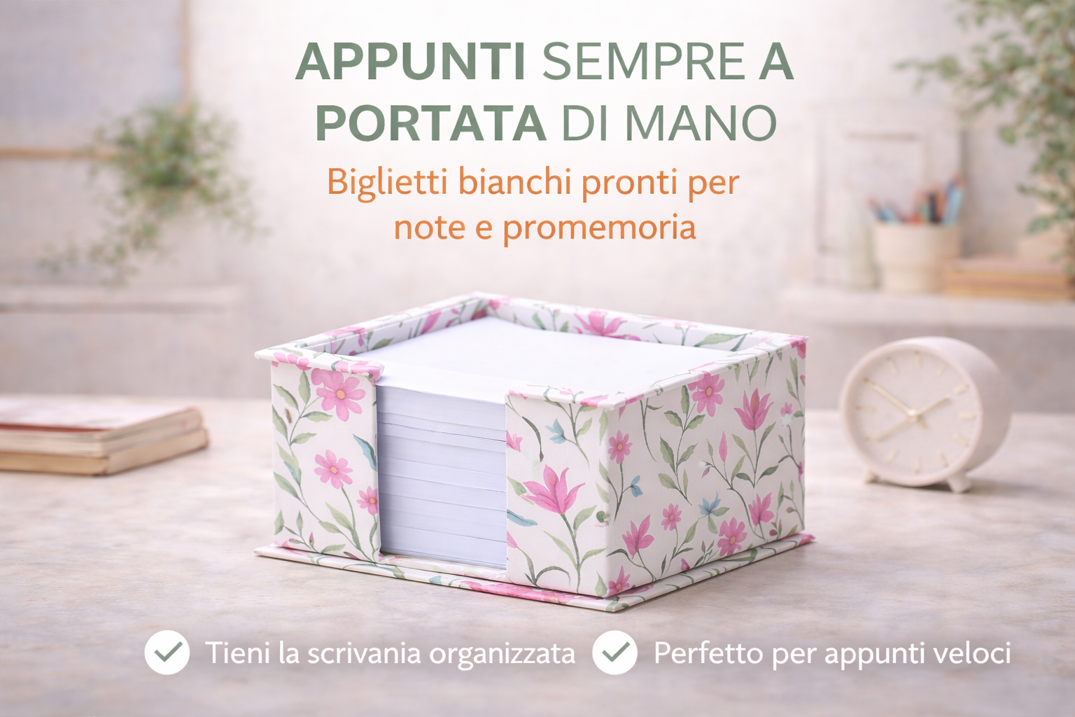 Cubo memo da scrivania con rivestimento decorativo floreale, contenente foglietti bianchi per appunti, design elegante e compatto per organizzare note e promemoria sulla scrivania